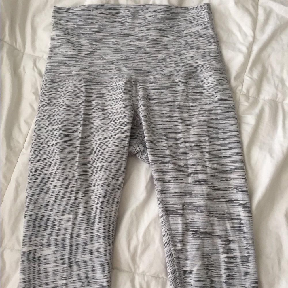 RARE Lululemon sz 4 crop legging